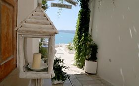 Piazzetta Petrone Apartments + Parking